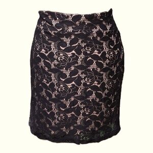 Black lace skirt with nude lining